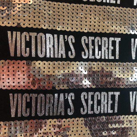 VICTORIA’s SECRET — NWOT silver sequin tote bag - Picture 5 of 7